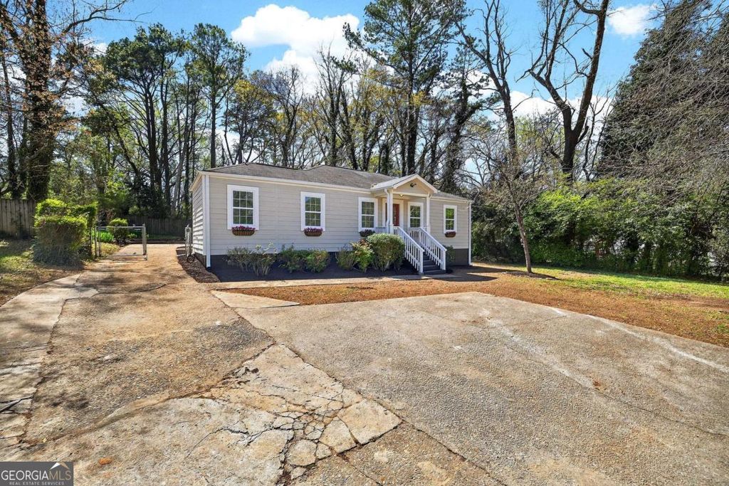 Photo of 955 Columbia Drive, Decatur, GA 30030 (MLS # 10765469)