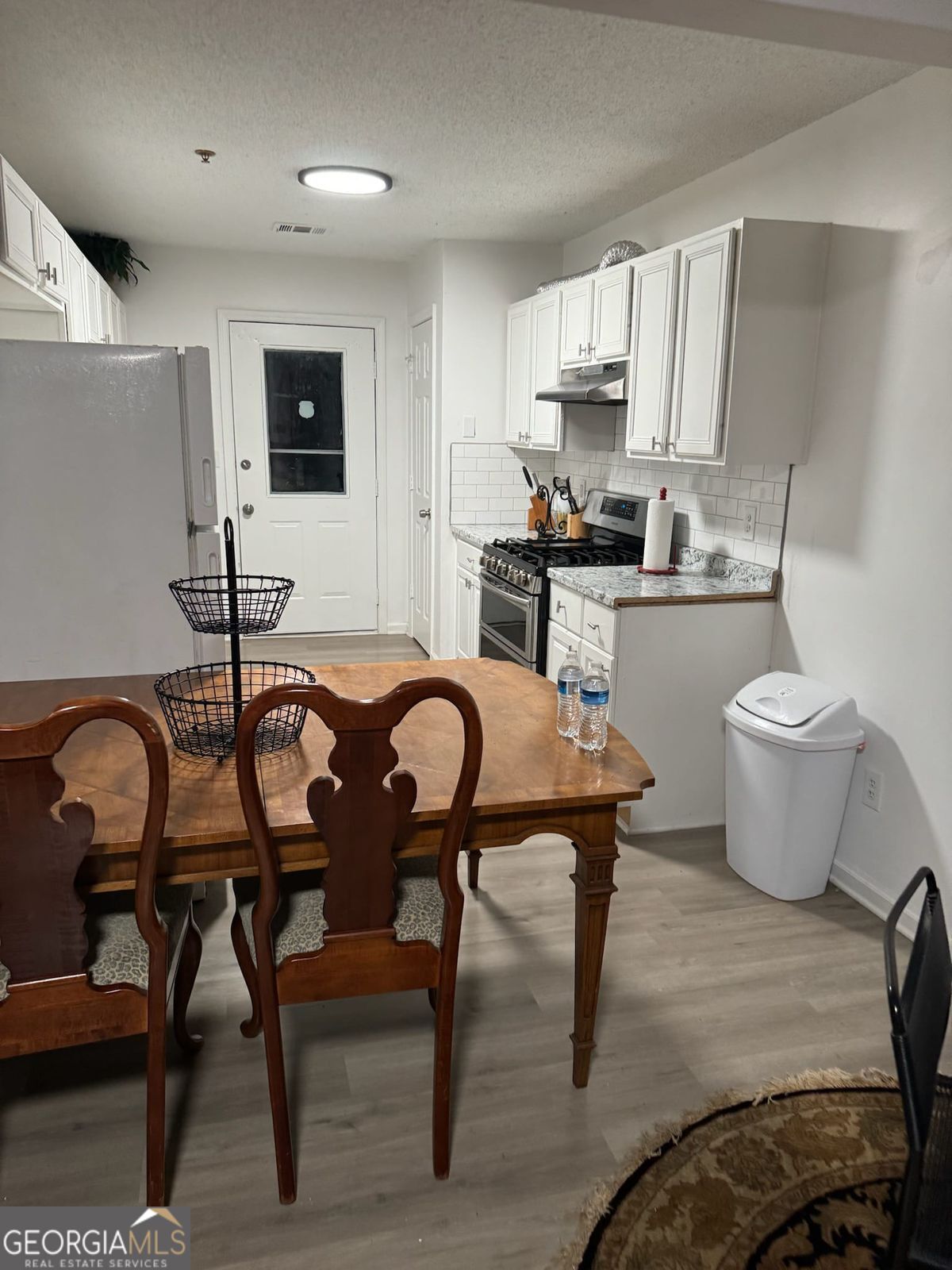 328 NE Roosevelt CIR