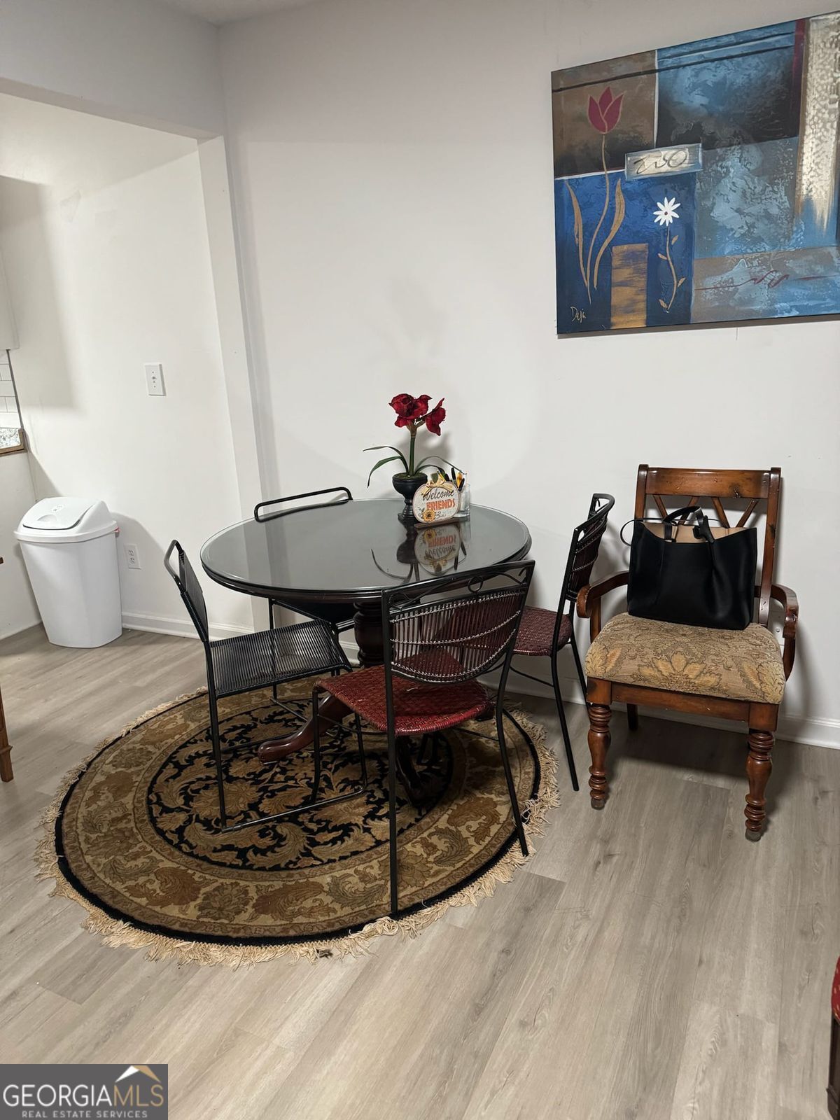 328 NE Roosevelt CIR