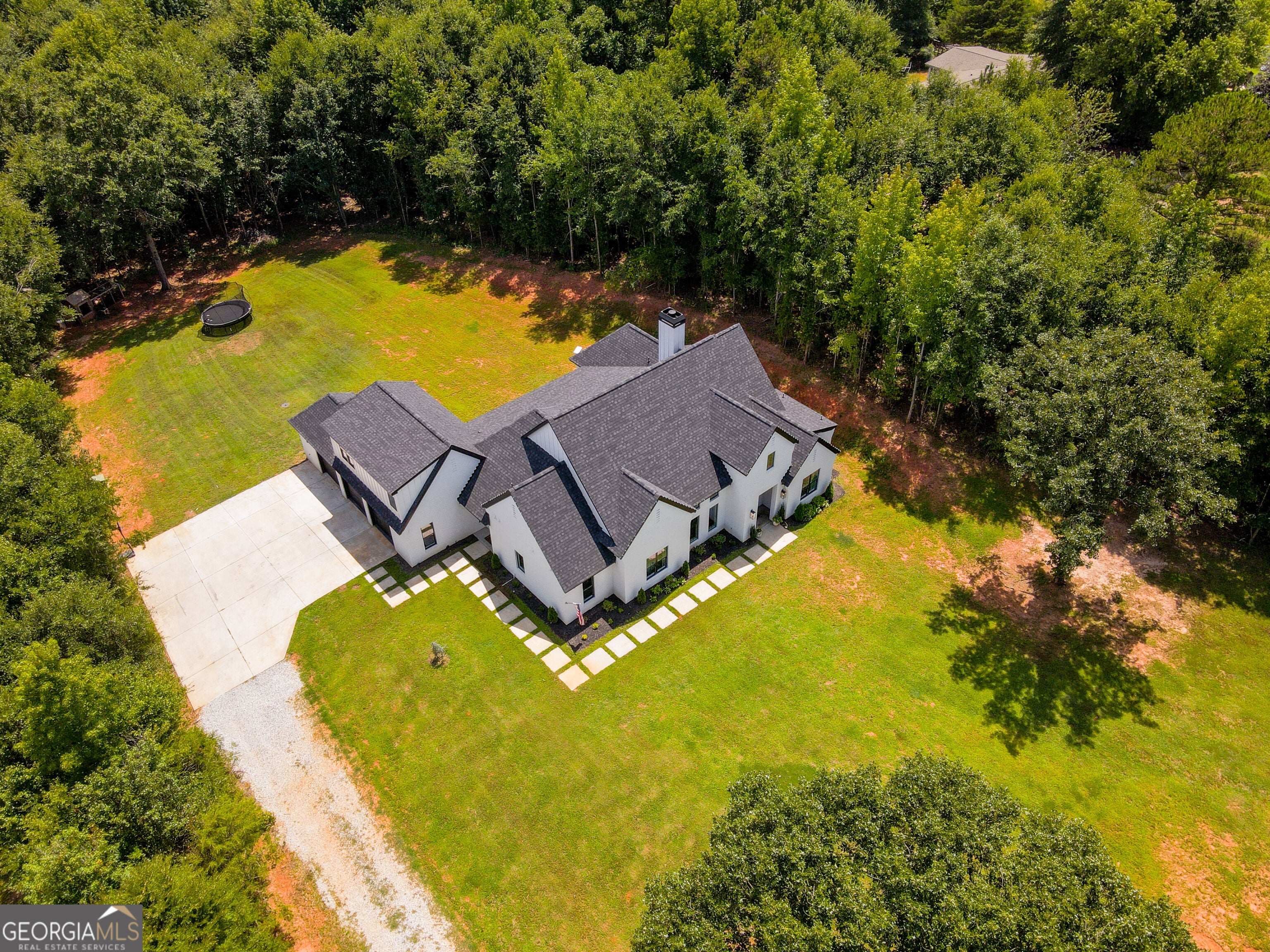 860 W Ridgeway RD