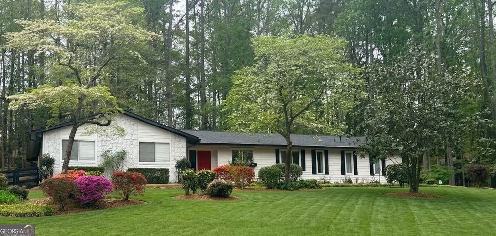 Photo of 755 E Hembree Crossing, Roswell, GA 30076 (MLS # 10733518)