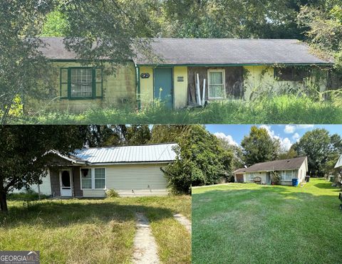 Photo of 4077 Saint Charles Place, Macon, GA 31206 (MLS # 10613862)