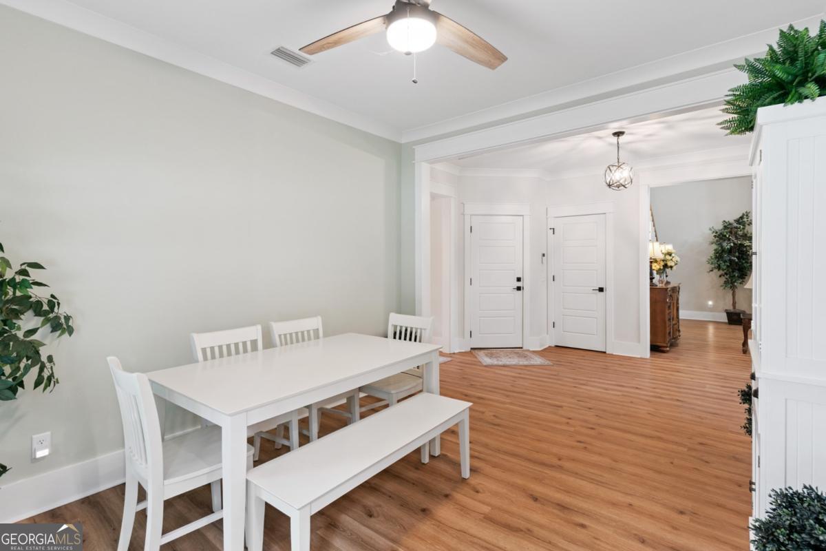 1093 Captains Cove WAY