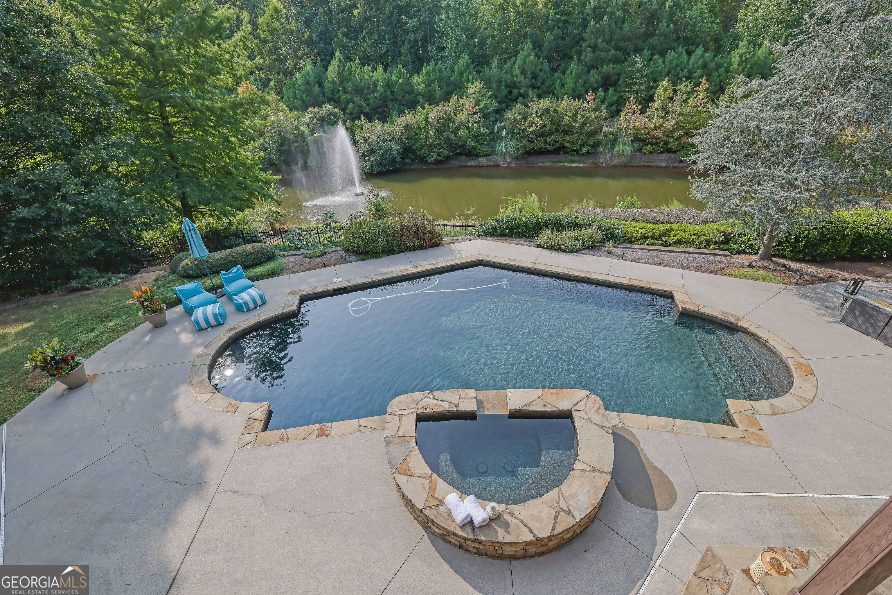 15900 MEADOW KING