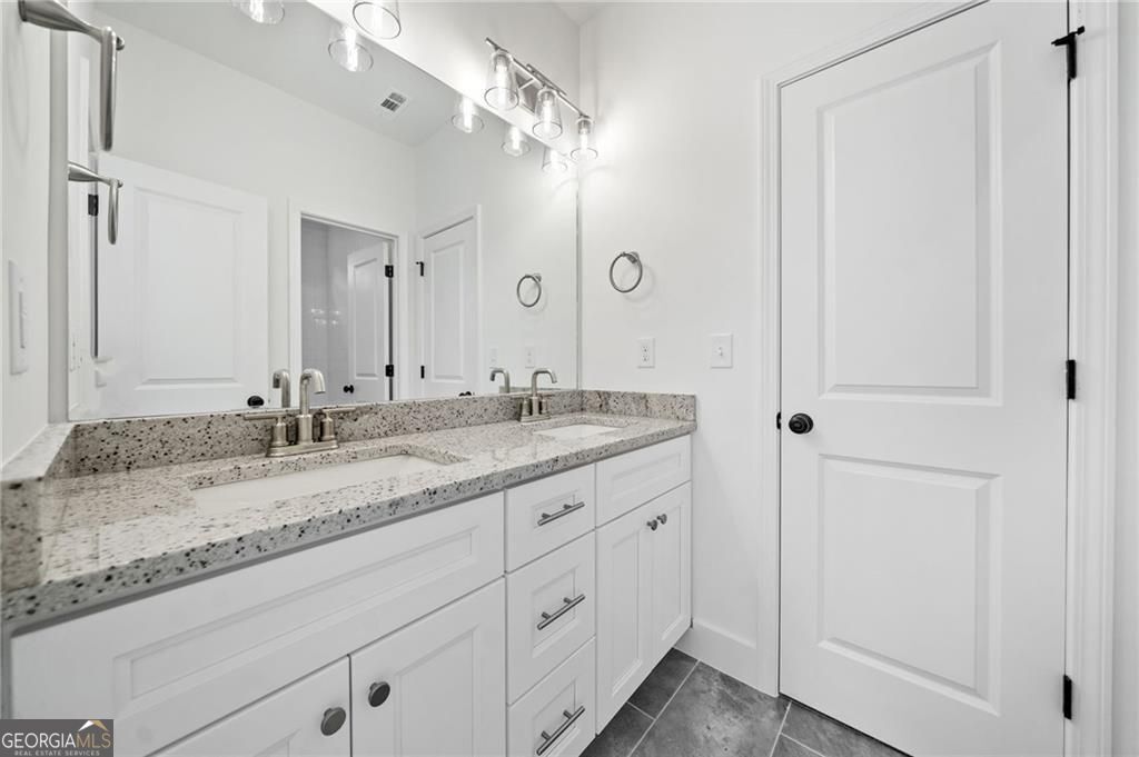 JOHNSON FERRY ESTATES (SEE BENTHILL) - Residential Lease