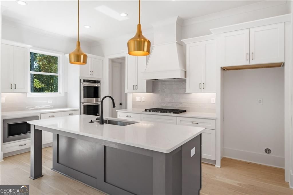 JOHNSON FERRY ESTATES (SEE BENTHILL) - Residential Lease