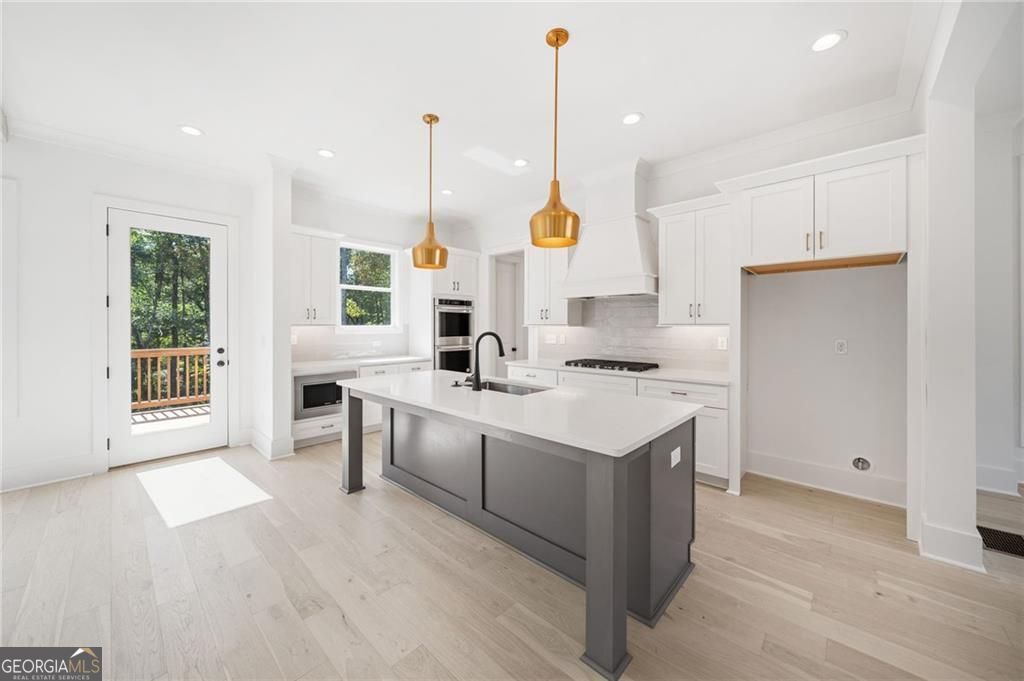 JOHNSON FERRY ESTATES (SEE BENTHILL) - Residential Lease