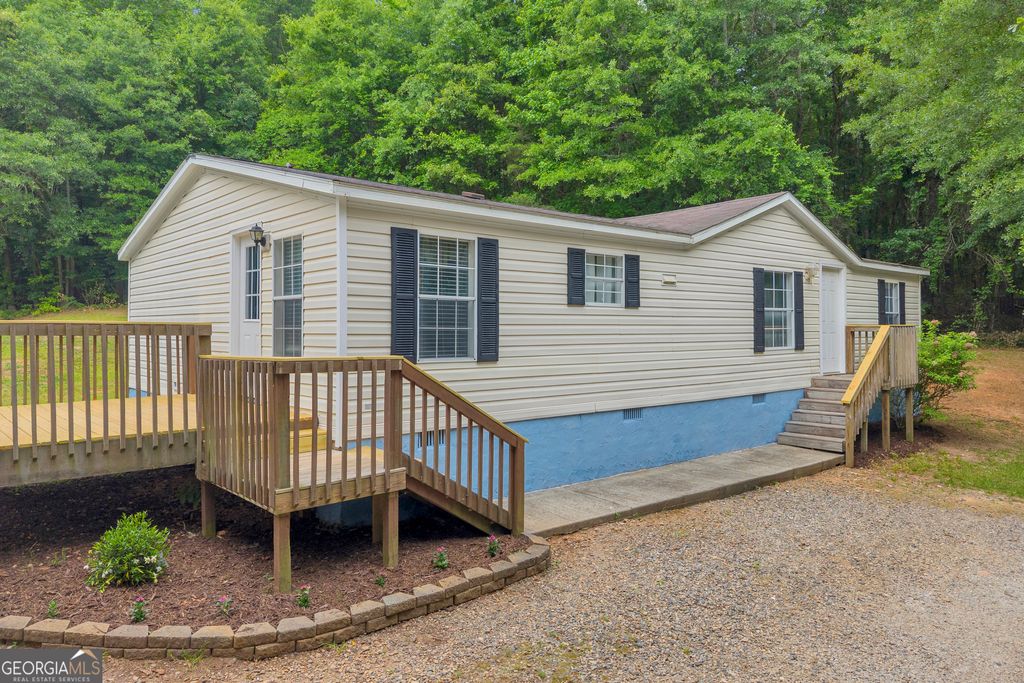 Photo of 5577 Candler Creek Road, Gillsville, GA 30543 (MLS # 10770792)