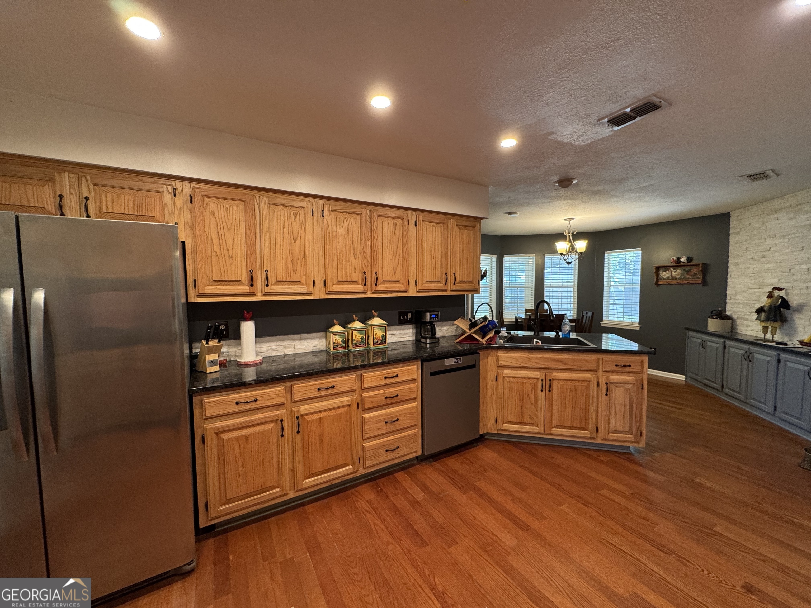 281 Cambridge CIR
