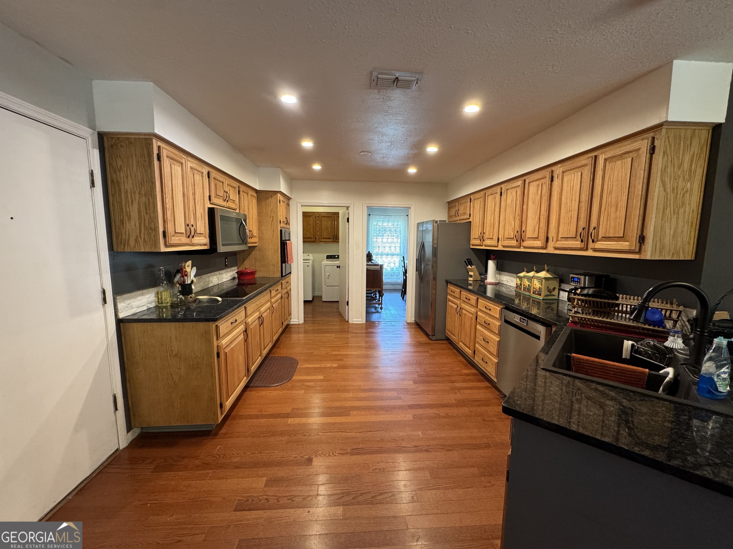 281 Cambridge CIR