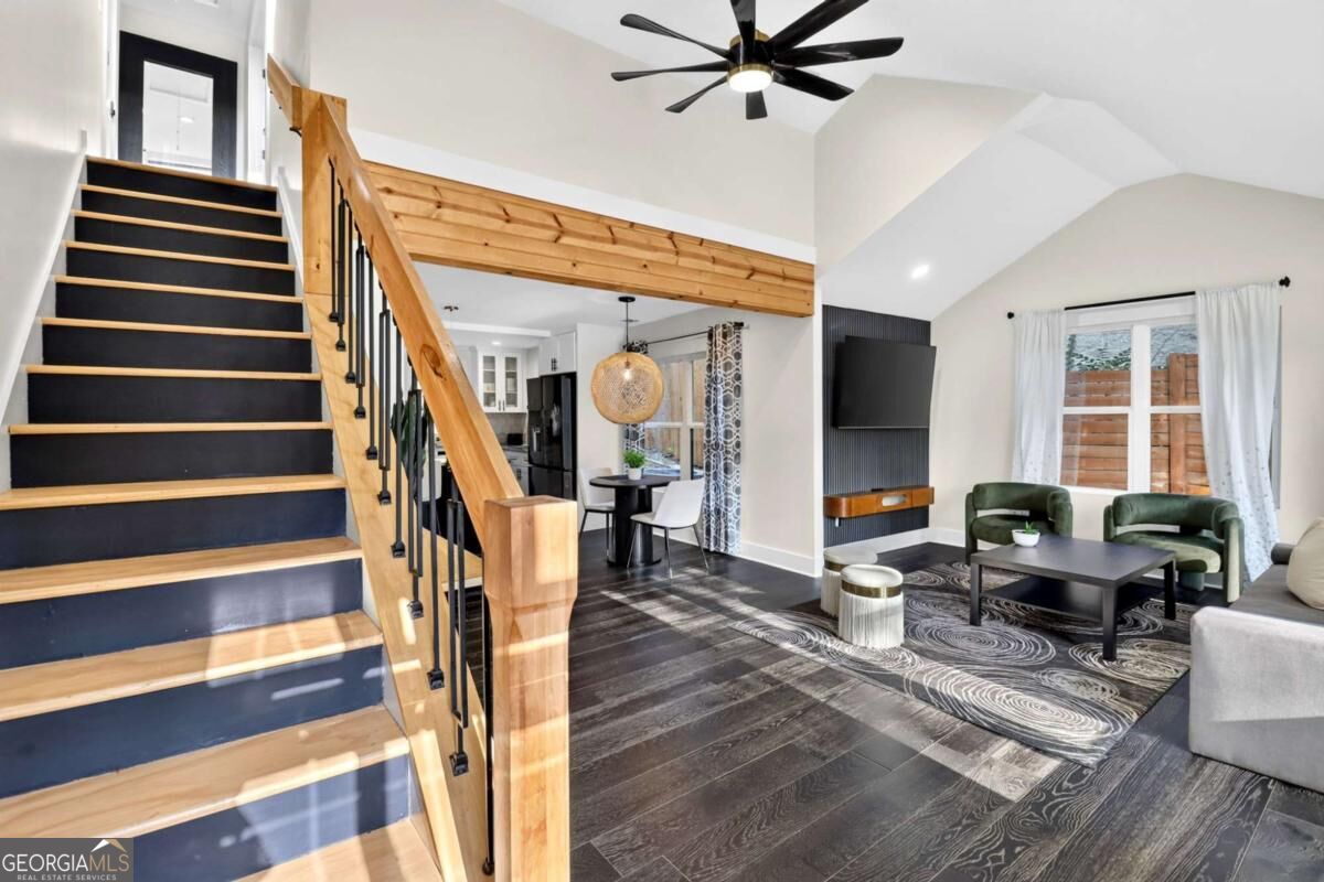 3637 Elm ST
