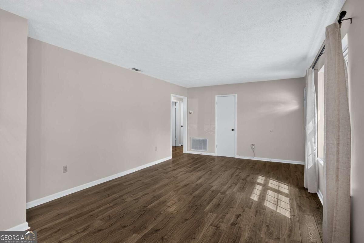 106 Greenbriar DR