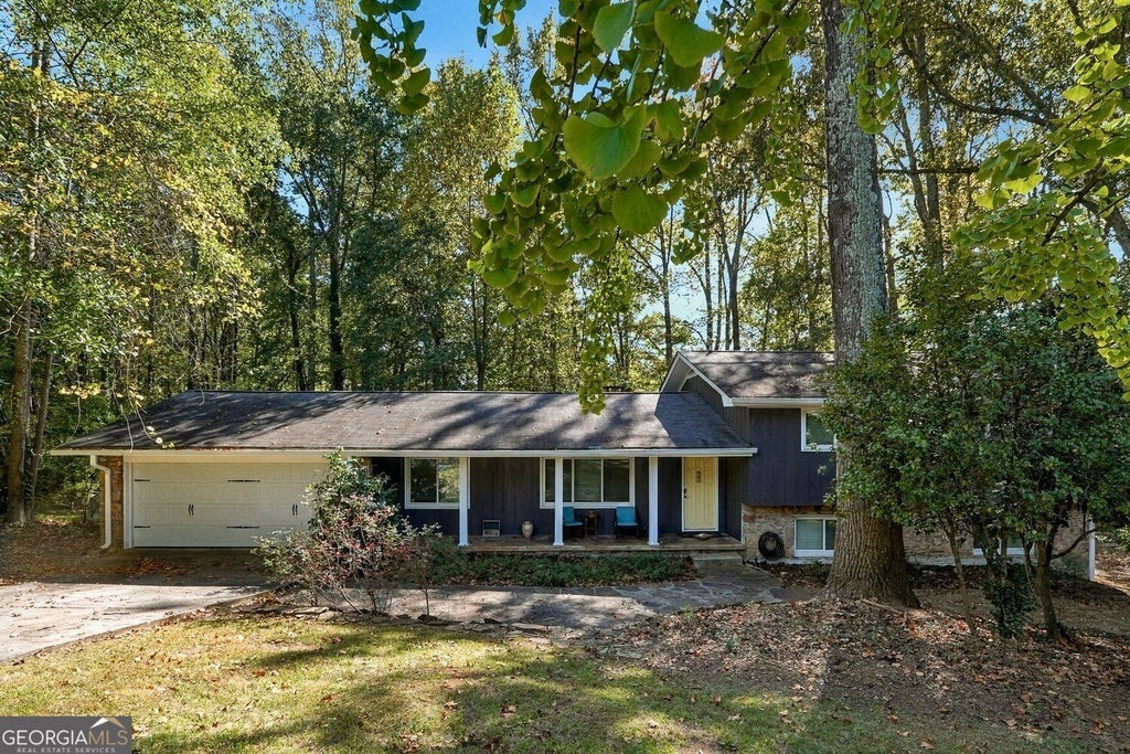 Photo of 4820 Summerford Drive, Dunwoody, GA 30338 (MLS # 10882369)