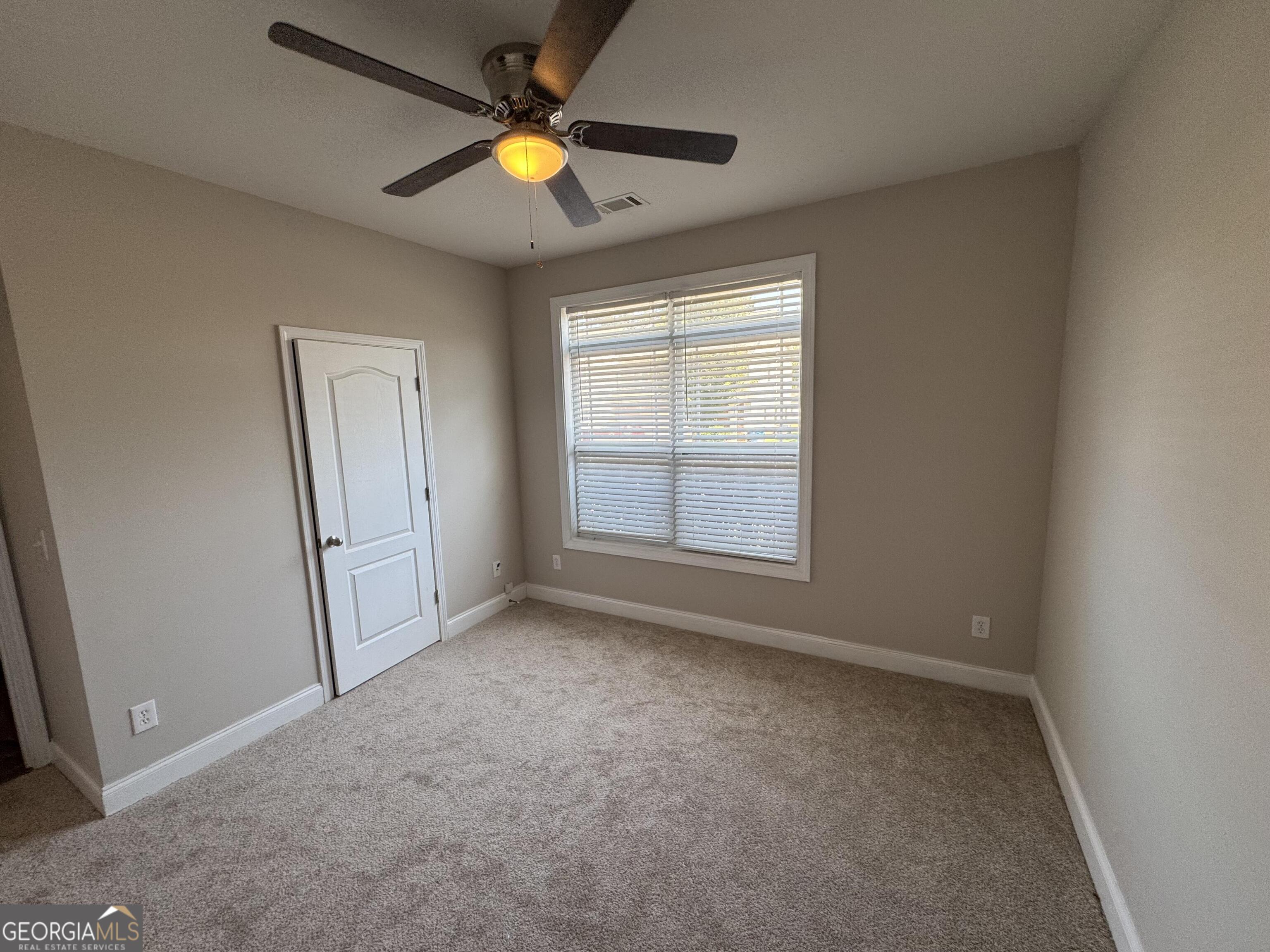 218 Daisy CIR
