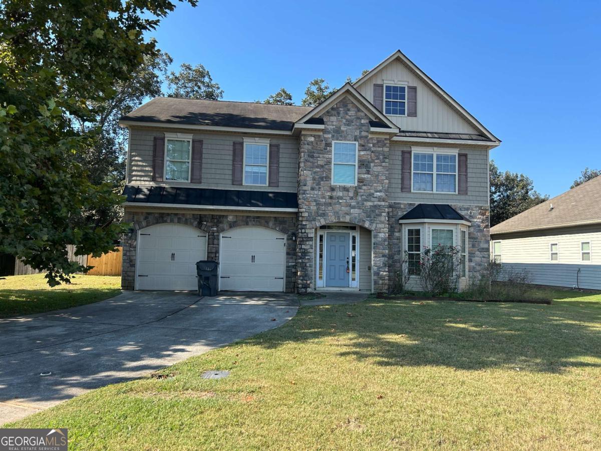 What a great find! The layout of this home is welcoming with great space. The separate dining room opens up to a flex room. You will love the built in book shelves. The kitchen opens up to the family room and will allow all your gatherings to be special, keeping everyone together. The loft upstairs is perfect for that extra entertaining space. Sitting on a a quiet cul-de-sac with NO HOA: this is such a great property! move in ready and waiting for you to make it yours