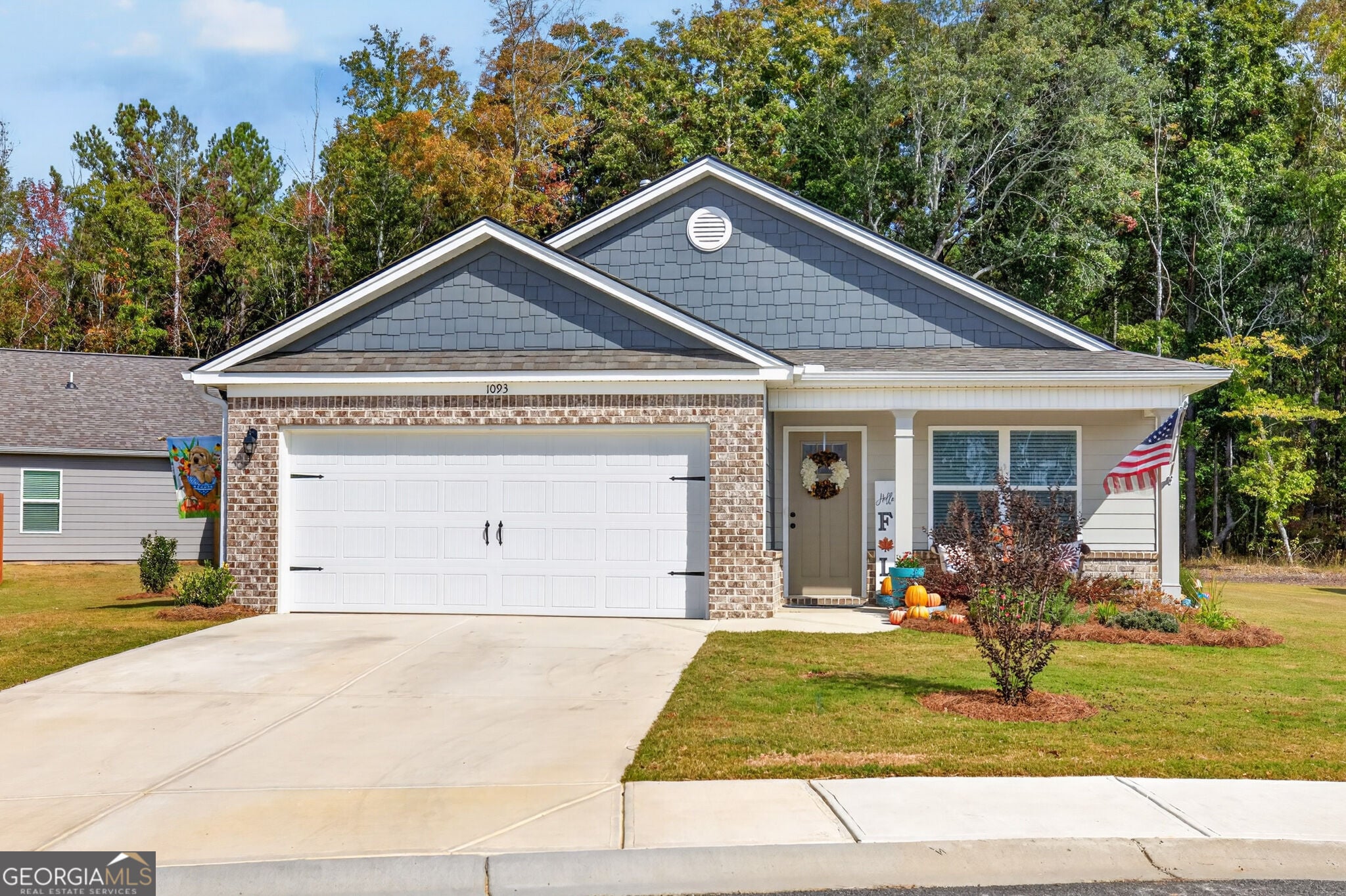 1093 Jeannine LN