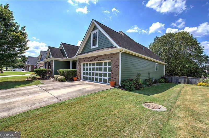 27 Summer PL NW