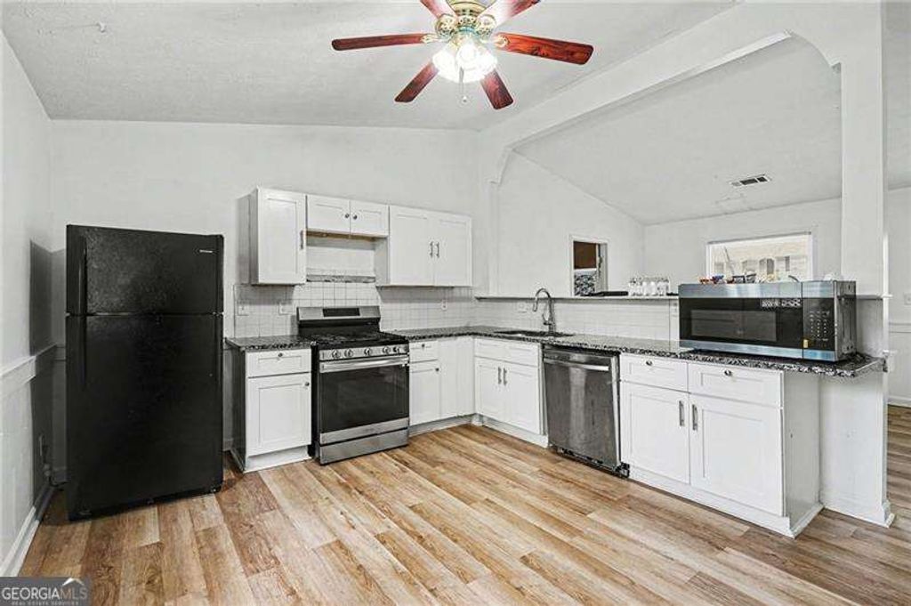 Photo of 400 Hemlock Dr, Lawrenceville, GA 30046 (MLS # 10768360)