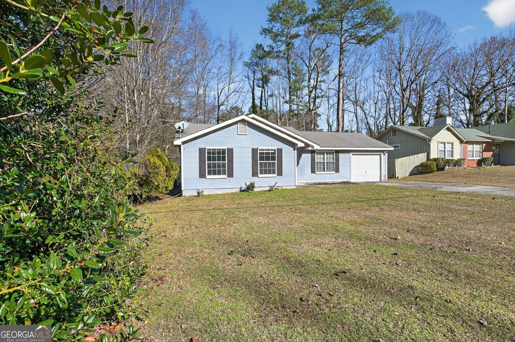 Photo of 10248 Briarbay Loop, Jonesboro, GA 30238 (MLS # 10672209)