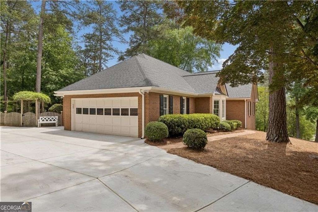 Photo of 8830 Willowbrae Lane, Roswell, GA 30076 (MLS # 10755662)