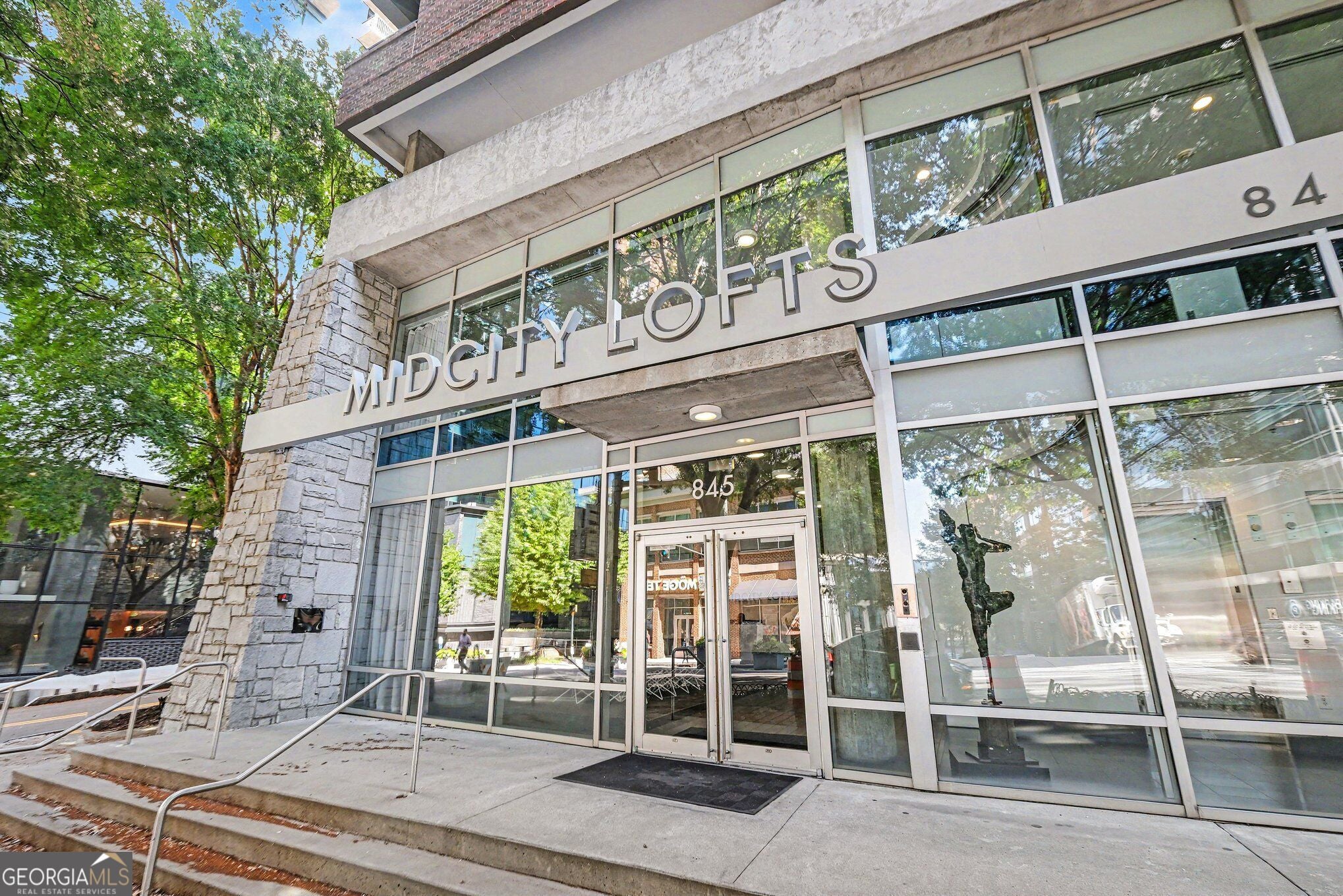 845 Spring ST 416