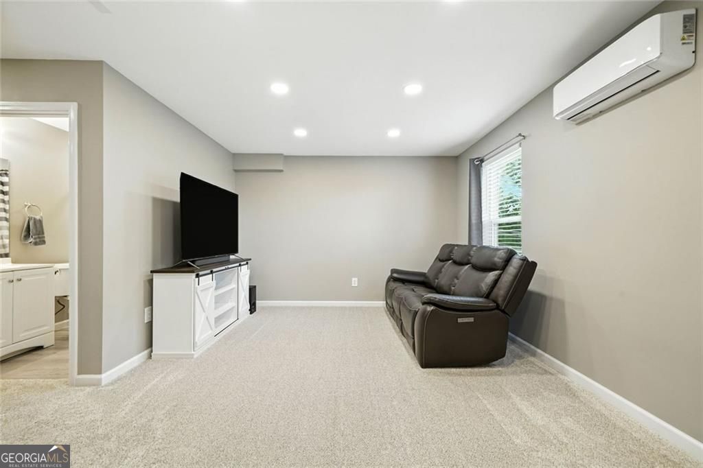 KINGSTON PARK - Residential