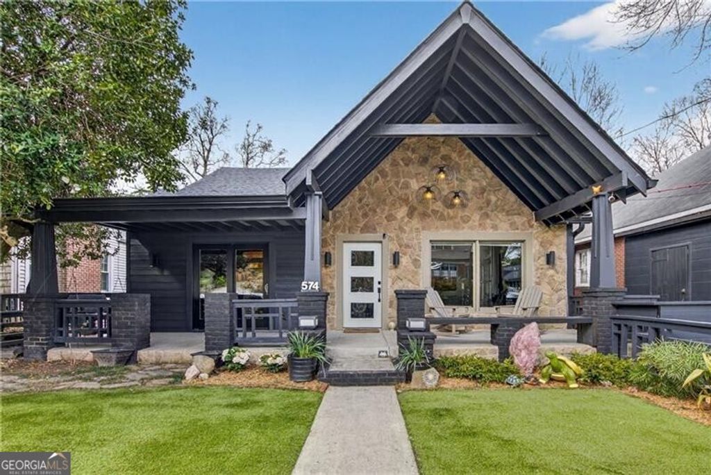 Photo of 574 Orme Circle NE, Atlanta, GA 30306 (MLS # 10706327)