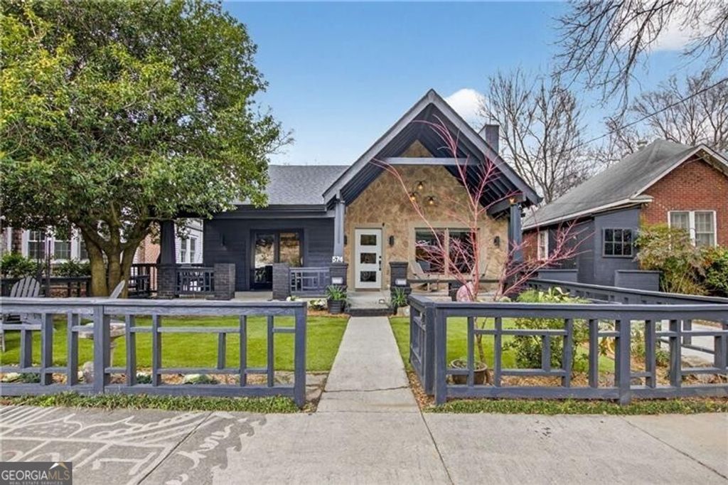 Photo of 574 Orme Circle NE, Atlanta, GA 30306 (MLS # 10706327)