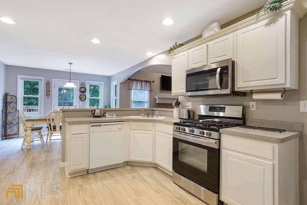 Alexander Manor - Residential