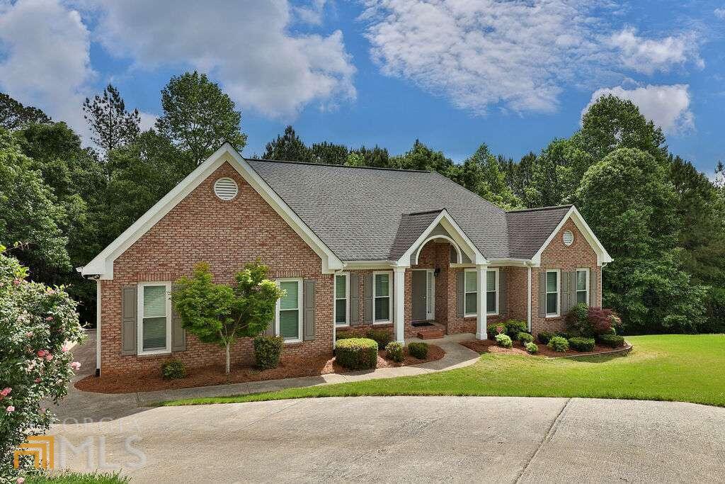 Ranch with Master-on Main, Cul-De-Sac, near Downtown Dacula, beautiful finished basement, commercial kitchen, new LVP floors, fresh carpet, HVAC less than 3 years old, roof only 8 years old, Large 1 acre lot, No HOA!