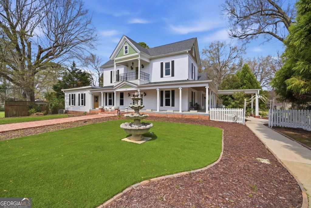 Photo of 108 King Street, Adairsville, GA 30103 (MLS # 10714916)