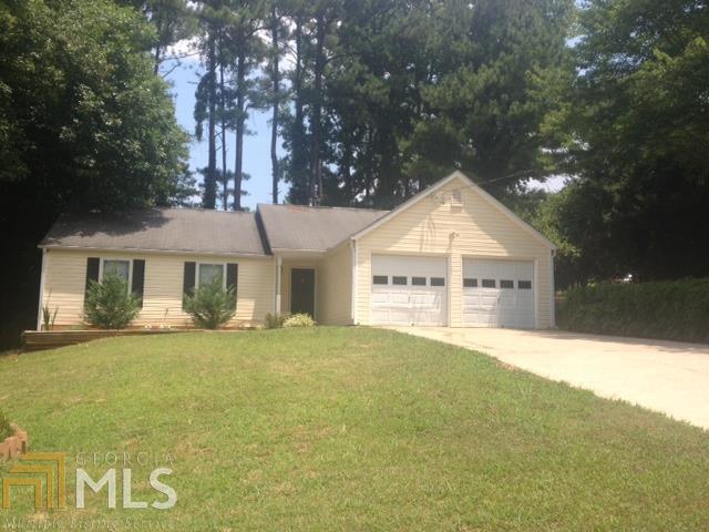 LIGHT,BRIGHT, AND CHEERFUL,THIS 3/2 RANCH HAS ALOT TO OFFER,HOUSE HAS BEEN UPDATED WITH NEW HARDWOOD FLOORS, CARPET AND PAINT THRU OUT.GREAT HOUSE FOR FIRST TIME BUYERS OR A RETIRED COUPLE, NICE SIZED BACK YARD THAT IS FENCED. SELLER HAS LOWERED THE PRICE AS FAR AS HE CAN,BUT WILL PROVIDE A HWA HOME WARRANTY NOT TO EXCEED $500. BUYER IS BUYING IT IN " AS IS " CONDITION.