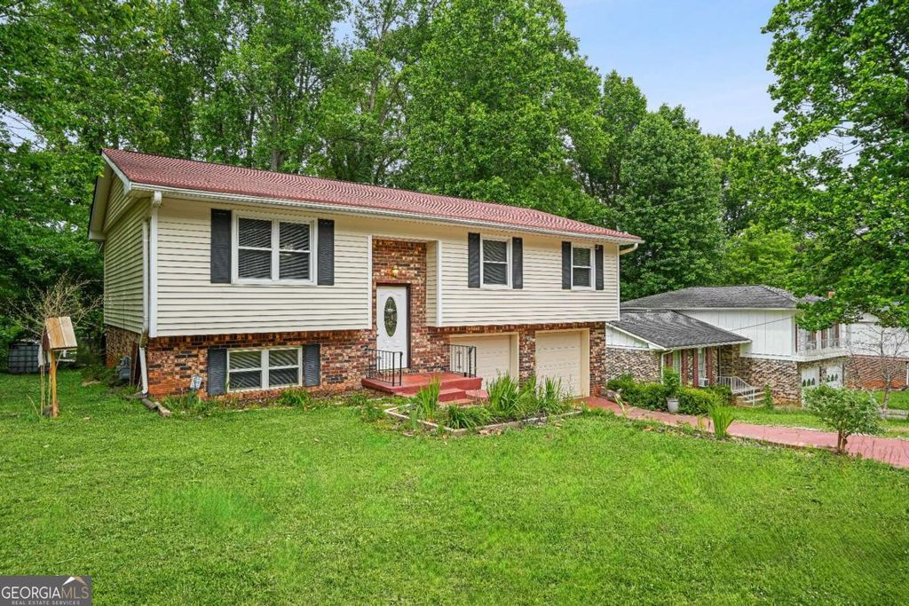 Photo of 1476 Indian Forest Trail, Stone Mountain, GA 30083 (MLS # 10762337)