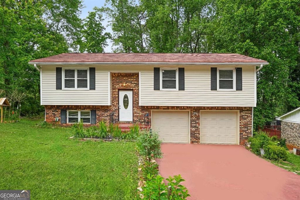 Photo of 1476 Indian Forest Trail, Stone Mountain, GA 30083 (MLS # 10762337)