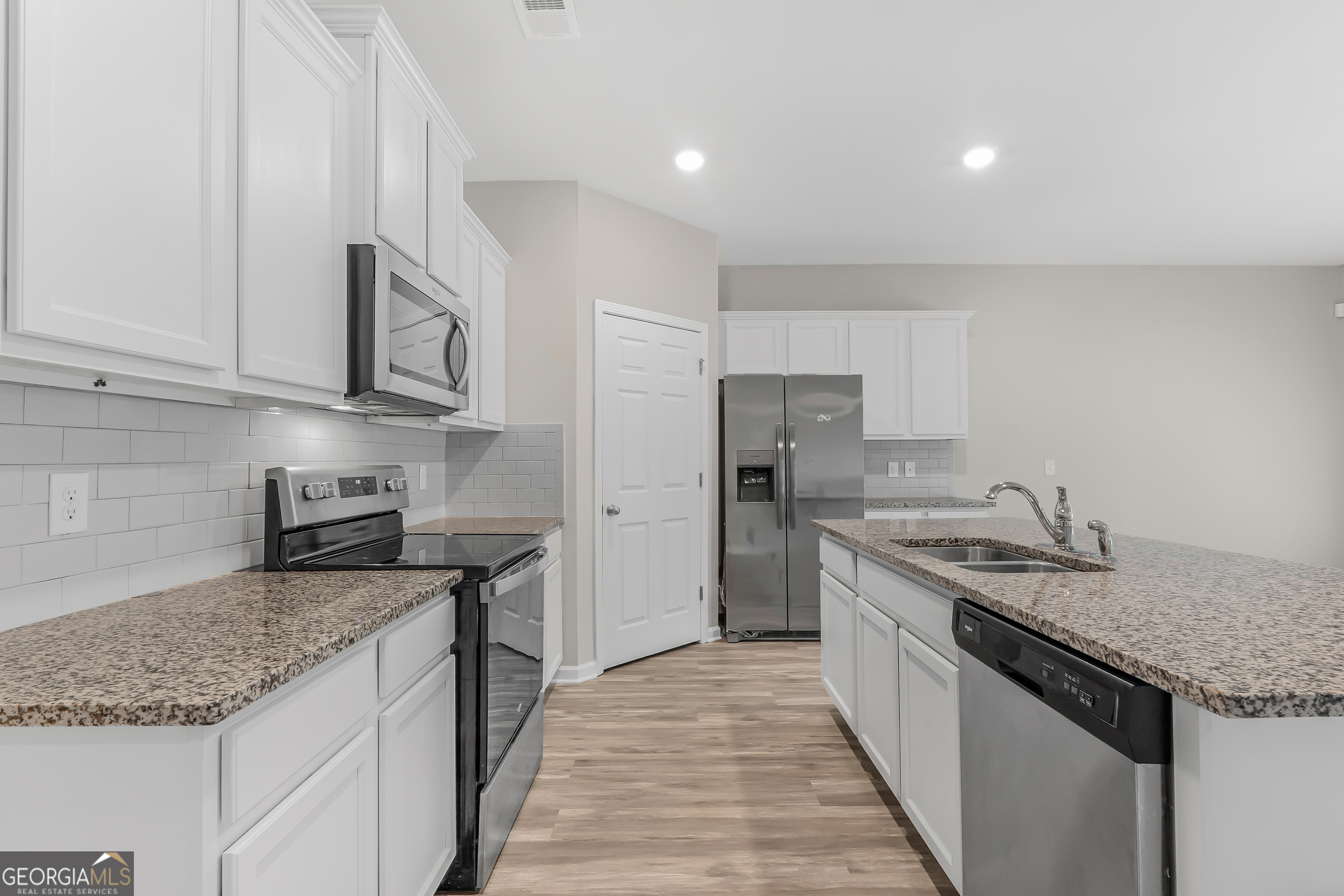 2319 Peach Blossom PASS