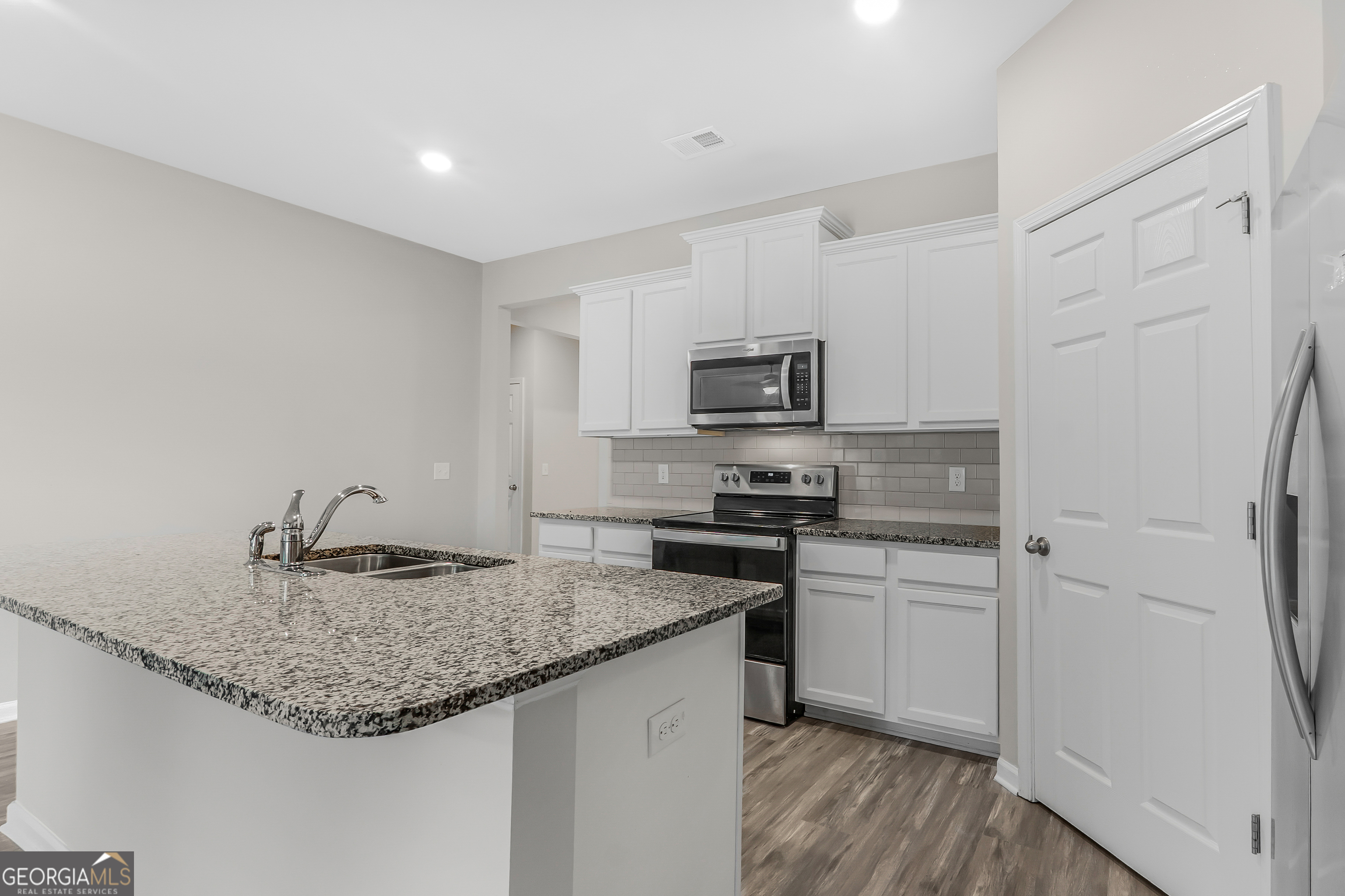 2319 Peach Blossom PASS