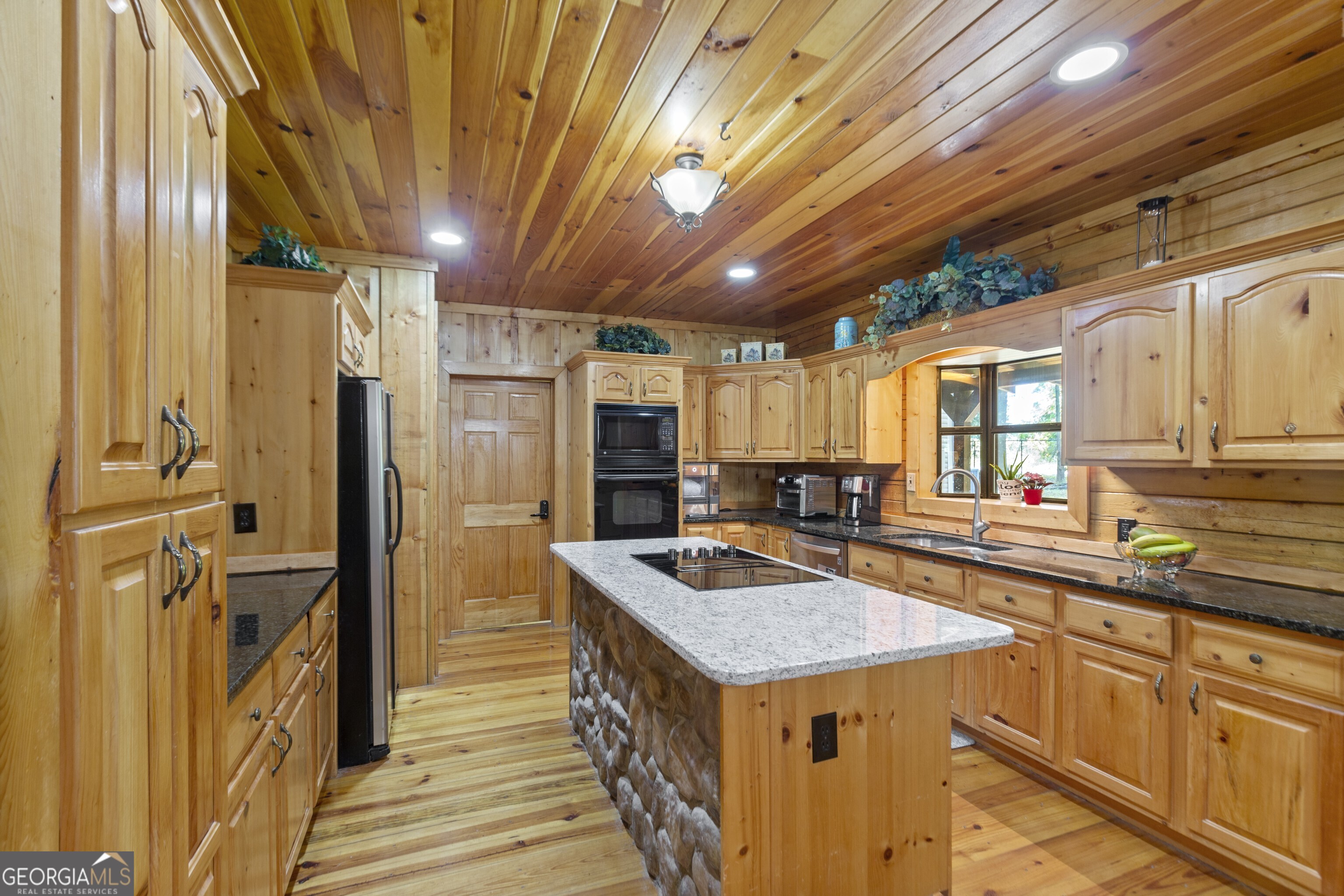 Kingston, Georgia 30145, United States, 6 Bedrooms Bedrooms, ,7 BathroomsBathrooms,Residential,Active,56165