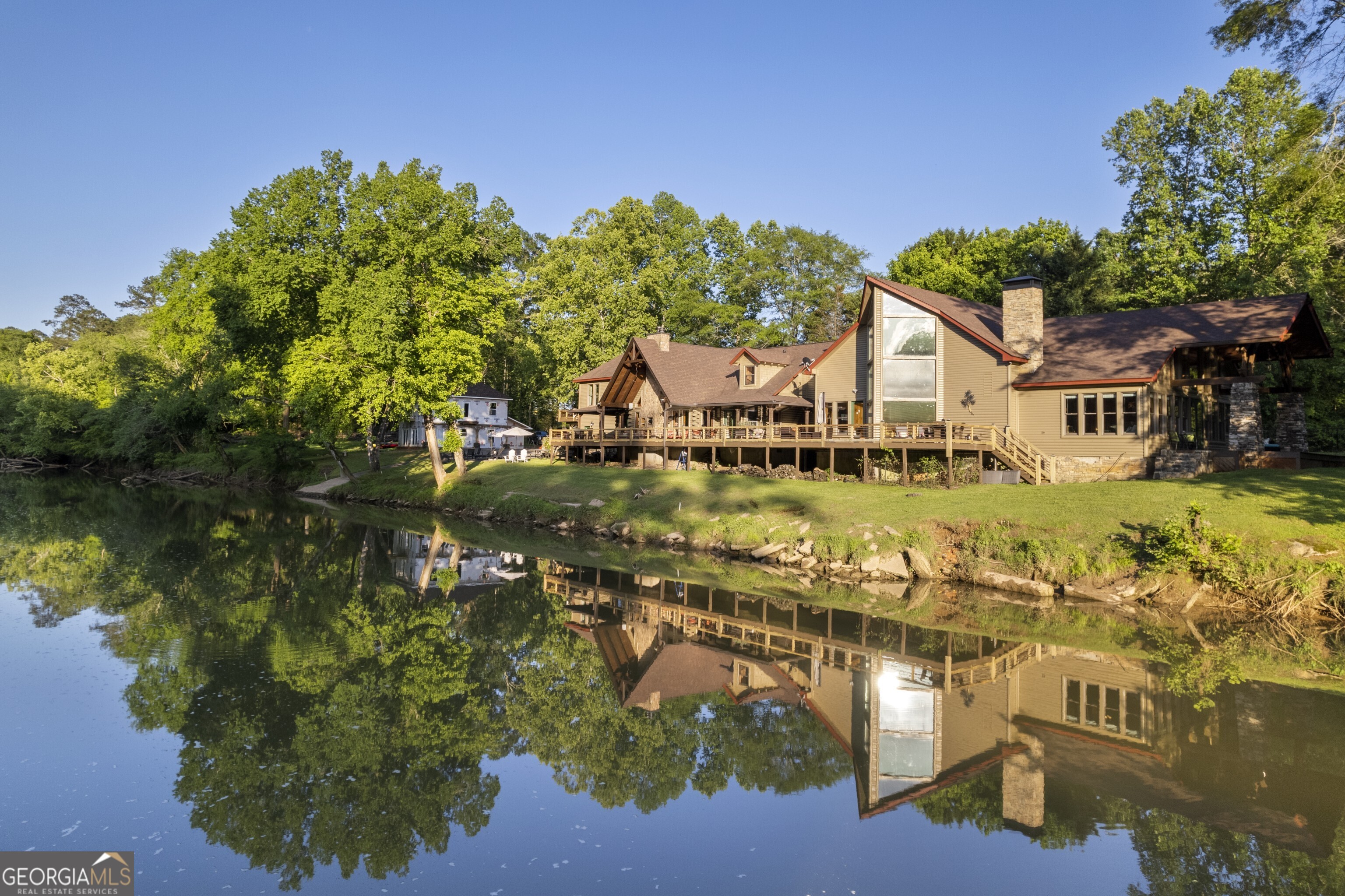 Kingston, Georgia 30145, United States, 6 Bedrooms Bedrooms, ,7 BathroomsBathrooms,Residential,Active,56165