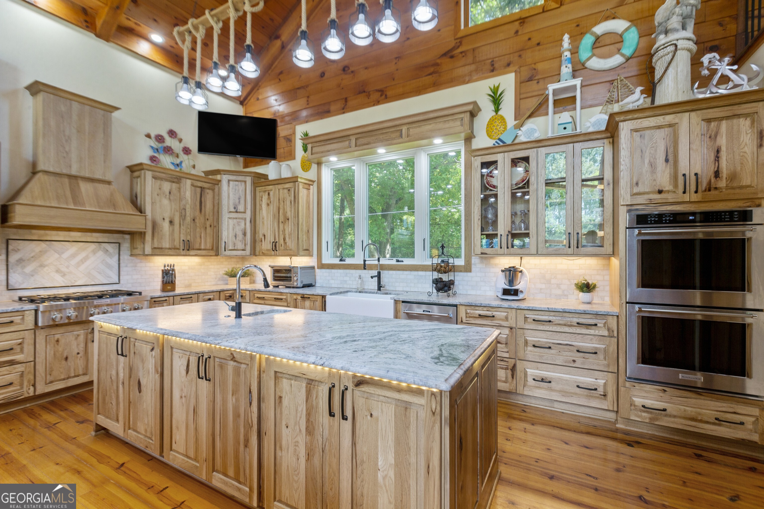 Kingston, Georgia 30145, United States, 6 Bedrooms Bedrooms, ,7 BathroomsBathrooms,Residential,Active,56165