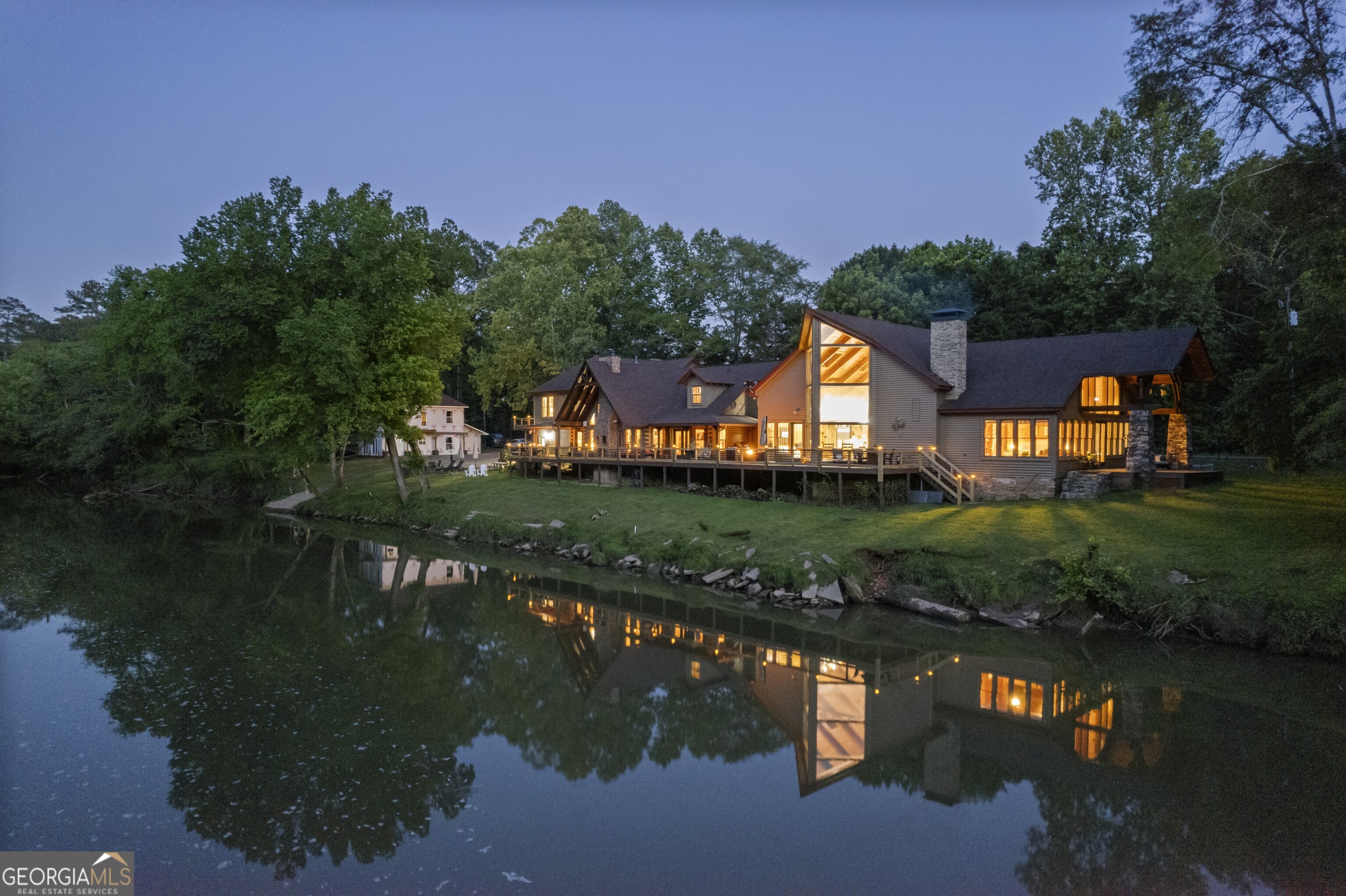 Kingston, Georgia 30145, United States, 6 Bedrooms Bedrooms, ,7 BathroomsBathrooms,Residential,Active,56165