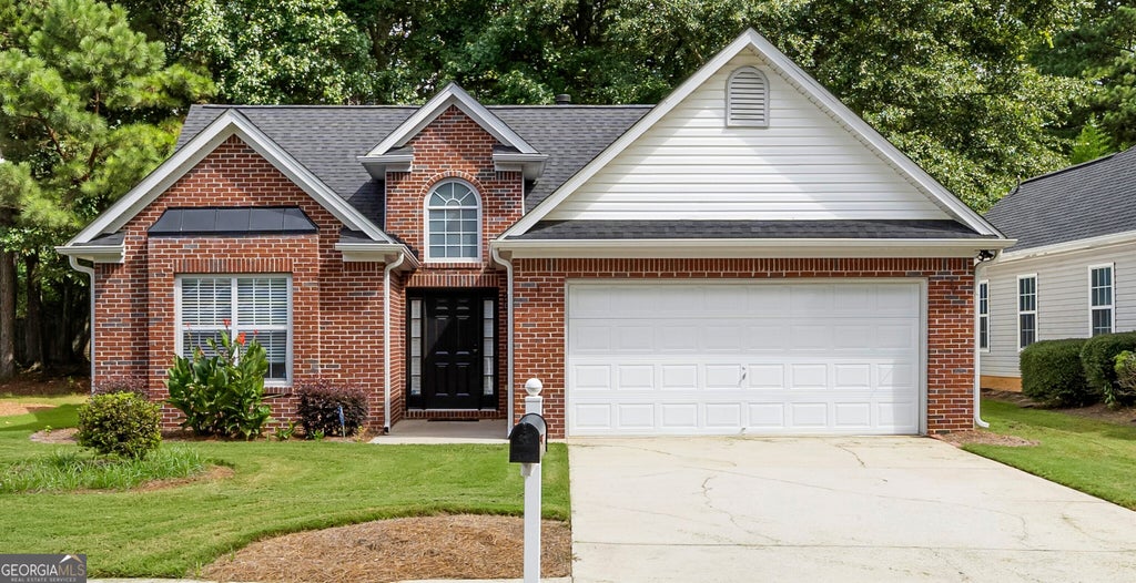 Photo of 150 Eastfield Ct, Fayetteville, GA 30215 (MLS # 10819234)