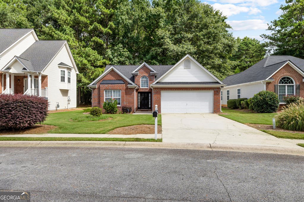 Photo of 150 Eastfield Ct, Fayetteville, GA 30215 (MLS # 10819234)