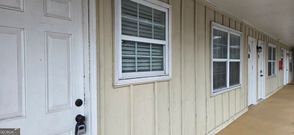 Photo of 21 Delmont Drive #10, Atlanta, GA 30305 (MLS # 10695160)