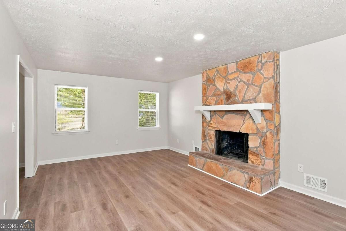 3230 Grand Central DR SW