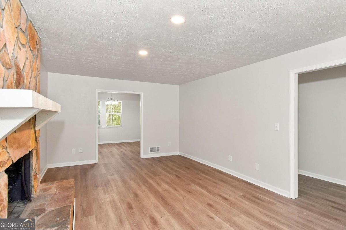 3230 Grand Central DR SW