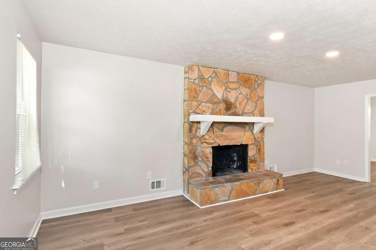 3230 Grand Central DR SW