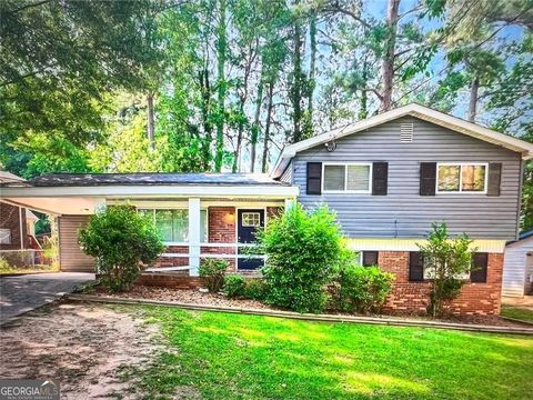 Photo of 3238 Amhurst Drive NW, Atlanta, GA 30318 (MLS # 10735131)