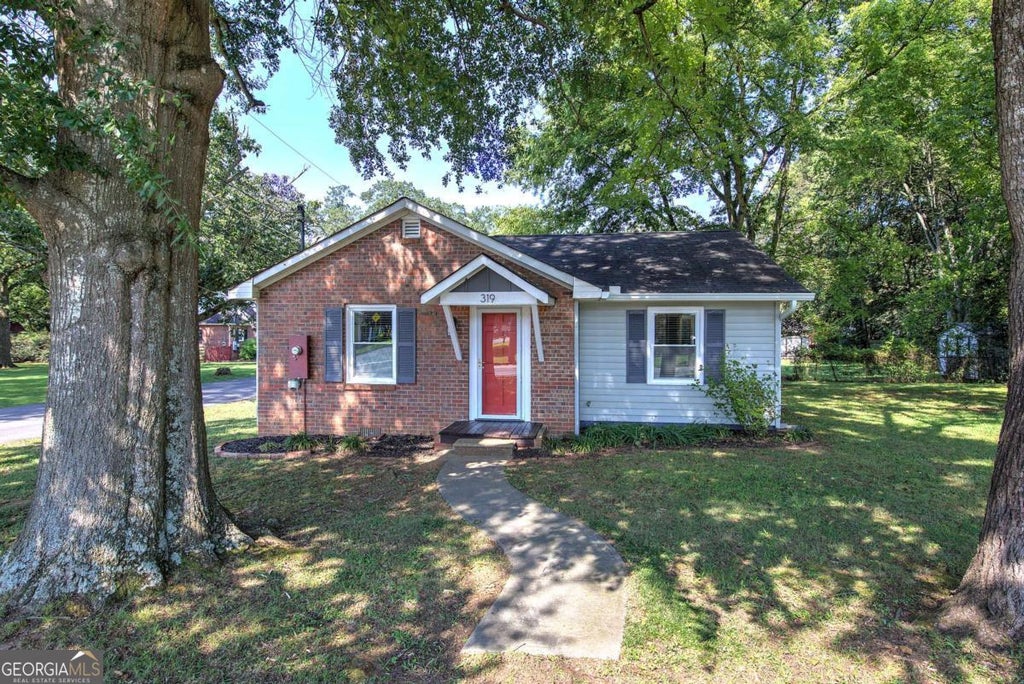 Photo of 319 S Bartow Street, Cartersville, GA 30120 (MLS # 10824398)