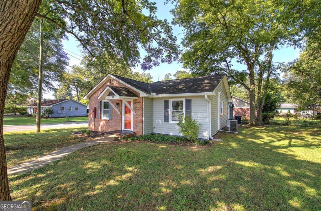 Photo of 319 S Bartow Street, Cartersville, GA 30120 (MLS # 10824398)