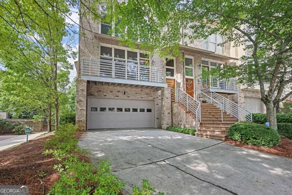 Photo of 1337 Peachtree View, Brookhaven, GA 30319 (MLS # 10773964)
